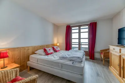 Image de Appartement 'Granges 32 - Beau Duplex' avec vue sur montagne et balcon