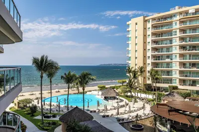 Image de Lux and Spacious 3bd Condo