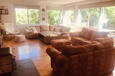 Image de Cozy beach shack close to beach & shops