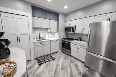 Image de Katherine's Cozy Bungalow! No Check-out List! !