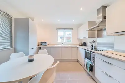 Image de Light 2 bed 2 bath, modern, ground floor apartment located in Olde Hanwell