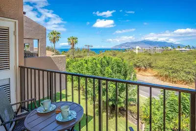 Image de Kamaole Sands 4-407 - Ocean View, King Beds, Split-Ac Pool, Hot Tubs - Book Now!