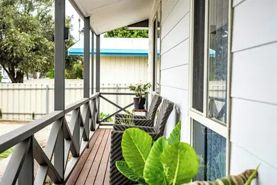 Image de 51 Beach Road - Rosedale Beach House