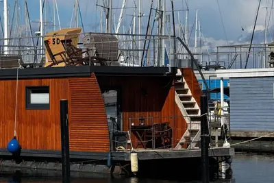 Image de Houseboat for 4 guests with 28m² in Am Yachthafen Heiligenhafen (267219)