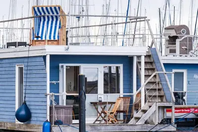 Image de Houseboat for 6 guests with 38m² in Am Yachthafen Heiligenhafen (267221)