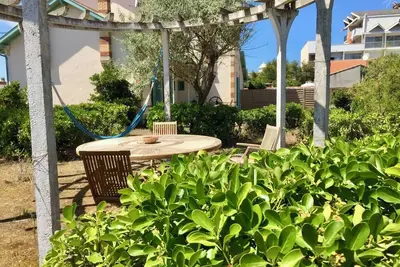 Image de Authentic, very charming villa right by the sea