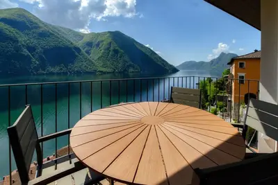 Élégant Appartement avec Vue sur le Lac (Unique Gandria Attic)