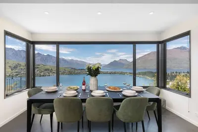 Image de Stunning Queenstown views from Luxury Home