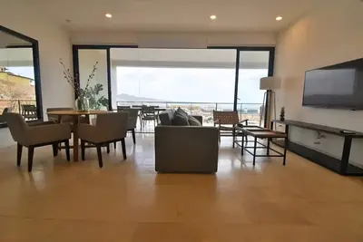 Image de 2bd Luxury Condo Heart of Cabo (Montemar 601)