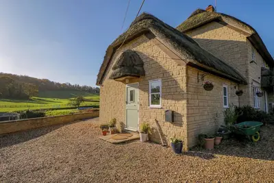 Image de Clarendon Annex, pet friendly, with pool in Teffont