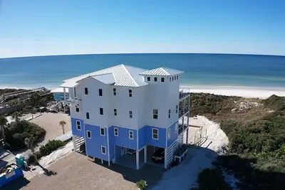 Image de Brand new Gulf Front, elevator, private pool and beach access, pets welcome!