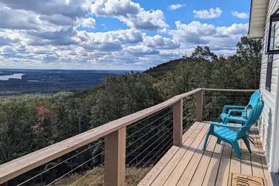 High Rock Mountain & Lake Guest House, 20 mile view!