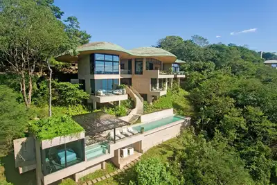 Image de B06 - Stunning 4-Bedroom Hillside Retreat - Beach Club Access included.