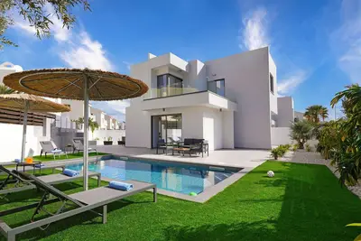 Image de Villa Vitalia - 3Bed all En-suite with Private Pool