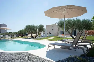 Image de Maison Tour à Pouilles avec Piscine