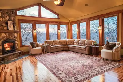 Image de Avail this weekend Luxury 6bd, Theater, Pool Access