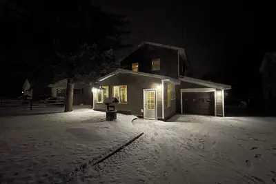 Image de Spacious 4-bedroom home with atv\/snowmobile trail across the street. Come Up!