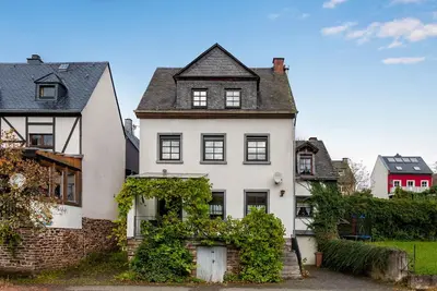 Image de Large vacation home in beautiful Nehren on the Moselle
