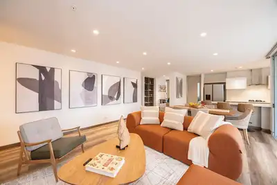 Image de Spectacular & Brand new 3br Apt Close to Provenza with pool and gym.