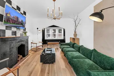 Image de Spacious 4-bedroom apartment in charming Buffalo with Full kitchen
