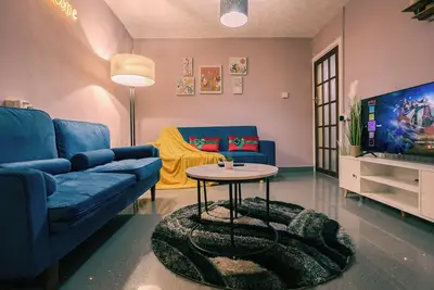 Image de Cosy Home - sleeps 8, Free Parking, WiFi, Netflix, Prime Location