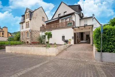 Image de Beautiful vacation home in Nehren on the Moselle