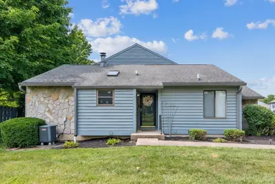Image de The charm of Cincinnati in a spacious 3-bedroom condo, WiFi, A/C, and more.
