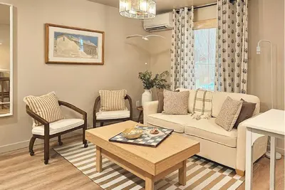 Image de Cozy Hotel-Style Stay w\/ On-Site Gift Store & Event Space Access!