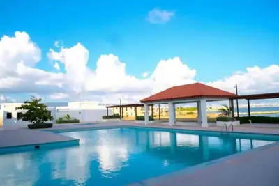 BabyTash City & Ocean View Charming 2-bedroom apartment with WiFi, Ac  Portmore
