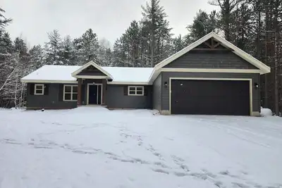 Image de Spacious 5-Br home in Manitowish Waters with pier access on Chain of Lakes.