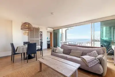 Image de Appartement Roucas Blanc vue exceptionnelle mer et Notre Dame de la Garde avec terrasse et clim