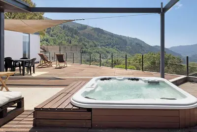 Image de Maison de vacances 'Villacella - Gerês' avec vue sur les montagnes, Wi-Fi et climatisation