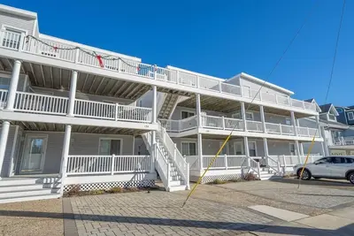 Image de 2 Bedroom Condo Walking Distance to Sea Isle Beach