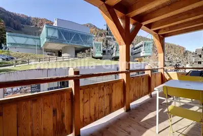 Image de Appartement confortable pour 4 Ă 5 personnes, salon avec poĂŞle, coin cuisine avec lave-vaisselle, 1