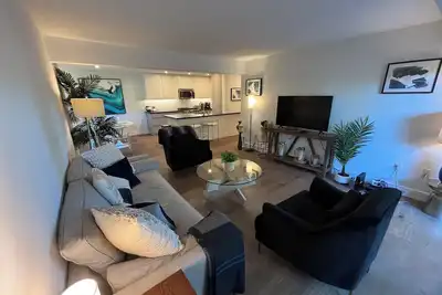 Image de Charming 2-bedroom apartment in serene Menlo Park with WiFi, Ac