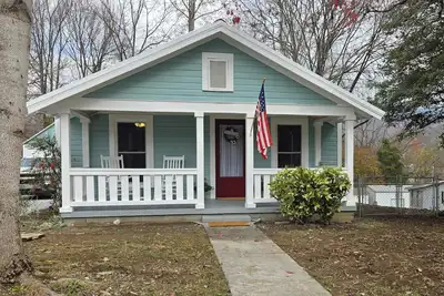 Image de Charming Bungalow in Downtown Andrews I Explore-Shop-Eat