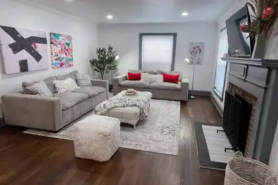 Image de 1st Fl! Modern 2Br entire apt in Shaker near to Cwru/Cleveland Clinic/Van Aken