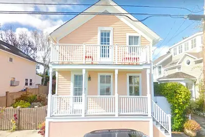 Image de Water View, Walk to Beach, & Quiet Lush Patio