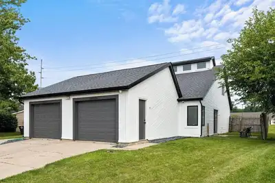 Image de Luxury Condo w/Attached Garage