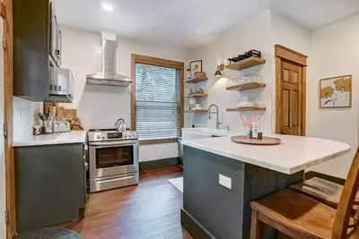 Image de Spacious Pet & Family-Friendly Home for 9+ Guests