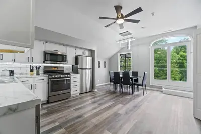 Image de Historic Mansion Penthouse w/ Stunning City Views