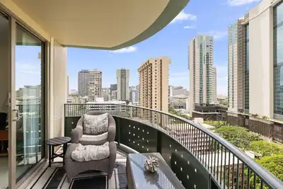 Image de Luxury Ocean view 2br Waikiki