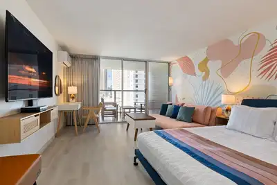 Image de Newly Renovated Pink Paradise Studio