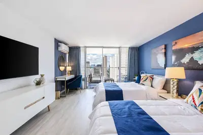 Image de Renovated Stylish Ocean Oasis Studio
