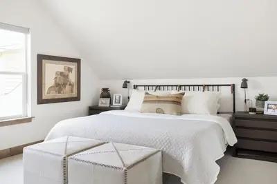 Image de Upscale New Dover Bay Bungalow | Pet Friendly | Paddle Boards