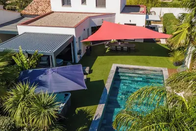 Image de Villa avec Piscine et Jacuzzi, idéale famille, plage à 10 min, résidentiel