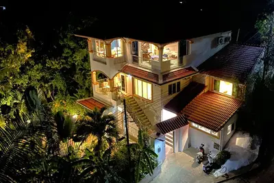Image de Luxury 4-bedroom Villa, 10 minutes foot walk from the fine sands of Karon Beach