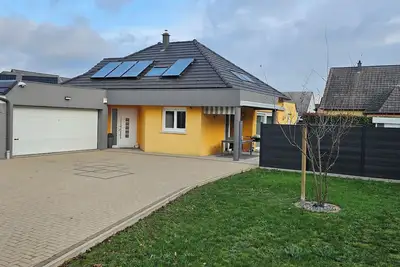 Image de grand studio dans maison de village