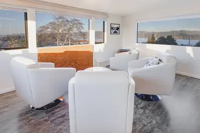 Image de Unique Tower house with breathtaking views, private hot tub & cold plunge