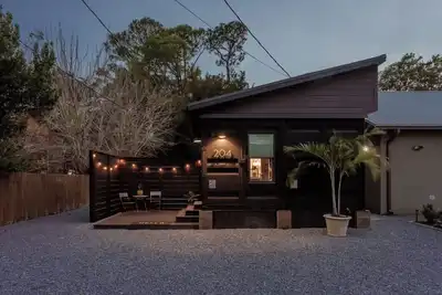 Image de The Murphy House | Container Home | Downtown